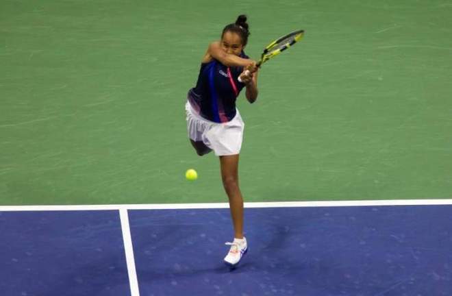 水平的足球 水平的足球