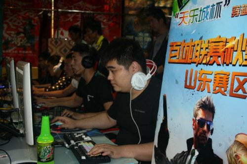 0日的表现 0日的表现