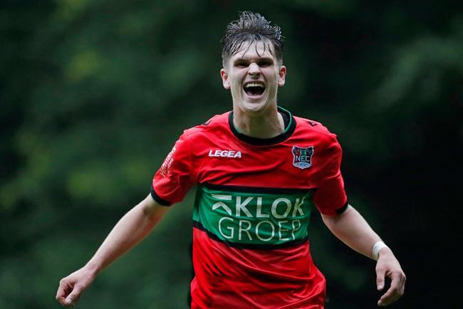 队的对决中 队的对决中