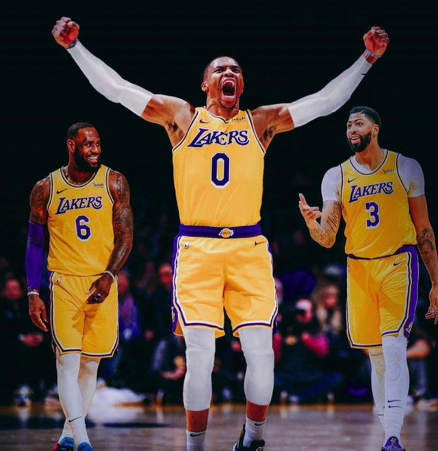 中场拿球抬 中场拿球抬